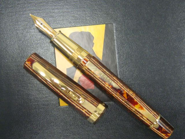 OMAS OVERSIZE TIGER EYES Celluloid Arte Italiana Arco/Gold Paragon 