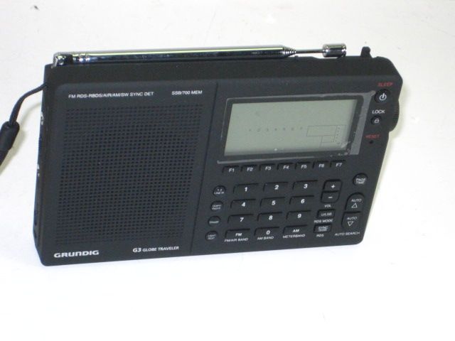 GRUNDIG G3 GLOBE TRAVELER RADIO RECEIVER  