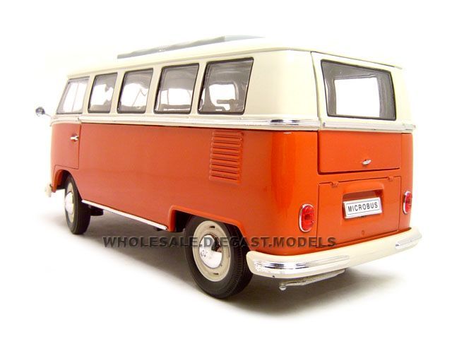 1962 VOLKSWAGEN MICROBUS 118 DIECAST MODEL  