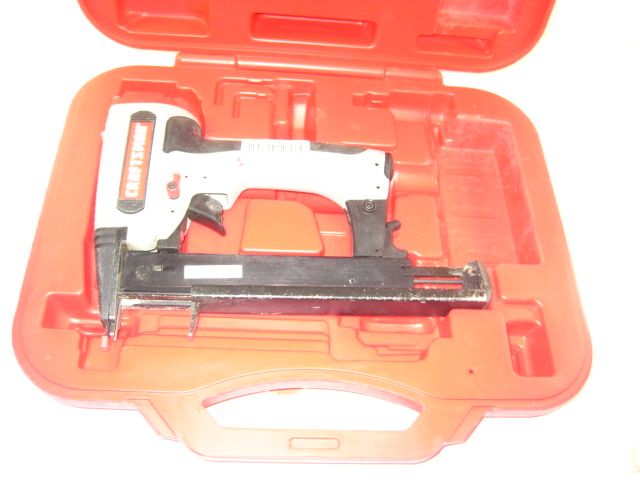 AS IS CRAFTSMAN 351.181710 18 GAUGE 1/4 CROWAN STAPLER  