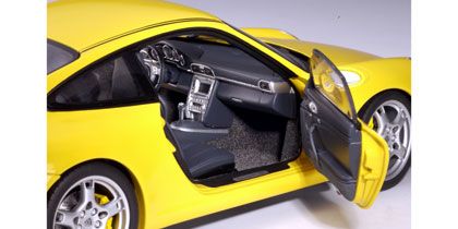 PORSCHE 911 997 CARRERA S YELLOW 118 AUTOART 78022 Diecast Car  