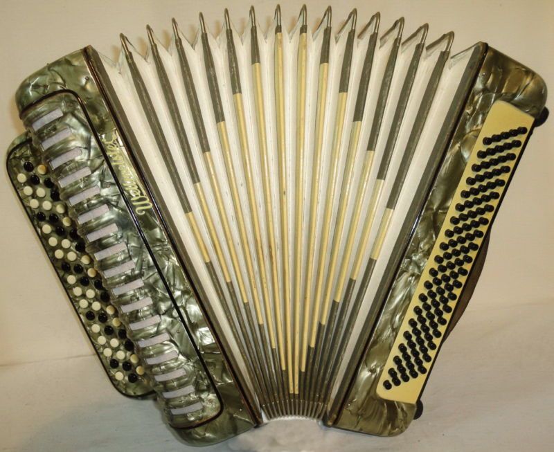 German Button ACCORDION Bayan Weltmeister 100 bass  