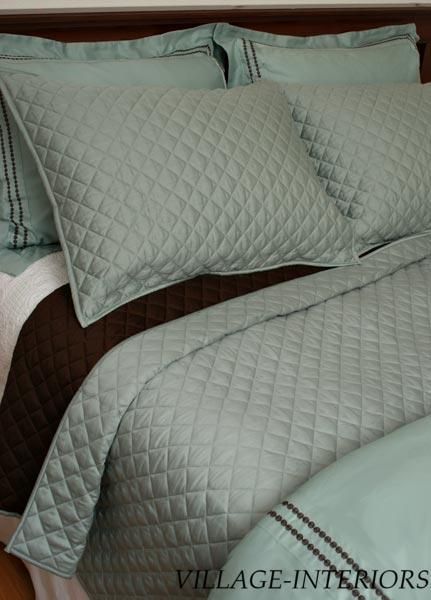 ANDIAMO SOLID BLUE BROWN DIAMOND STITCH TWIN QUILT SET  