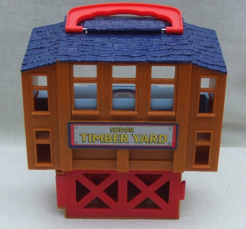 THOMAS & FRIENDS TIMBER YARD & STORAGE CASE (2004)  