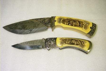 GREAT PAIR (2) BEAR COLLECTORS HUNTING KNIVES KNIFES  