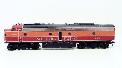 Life Like Proto HO SOUTHERN PACIFIC E8/9 Diesel Locomotive w/DCC/Sound 