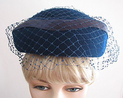 LADIES VINTAGE 22 NAVY BLUE HAT w/ VEIL lovely #958  