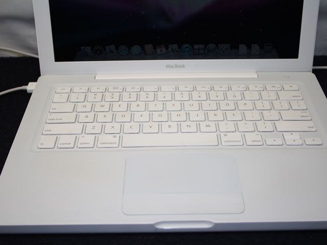 Apple MacBook 13 2.13GHz/2GB/160GB/SD M2009 463424  