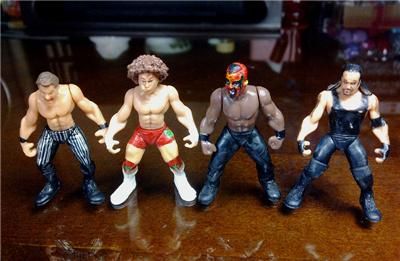 SET OF 10pc MINI WWE WRESTLING FIGURES Randomly  