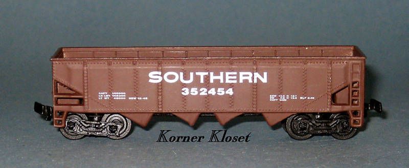 Maisto Diecast Metal 4 Hopper Southern RR Car   1144  