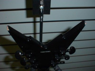 Up for auction is this used Dean Dime Explosion Razorback Electric 