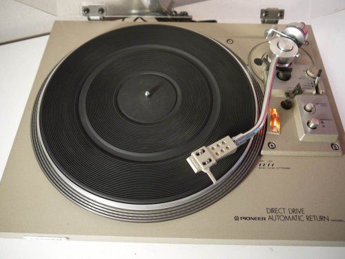 Vintage Pioneer PL 518 Direct Drive Automatic Turntable Shure R25XT 