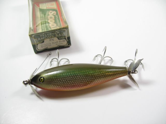 VINTAGE PFLUEGER SCOOP CRIPPLED MINNOW FISHING LURE IN BOX  