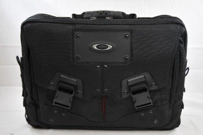 OAKLEY COMPUTER BAG 2.0 MESSENGER STYLE BLACK HOLDS 15 LAPTOP (OAK1 