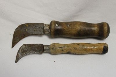 TWO ANTIQUE VINTAGE RED DEVIL KNIFE BLADES FOR LINOLEUM  