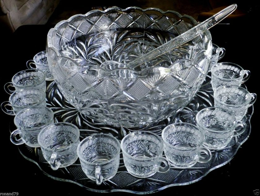 SMITH PRESSED GLASS HOLIDAY POINSETTIA PUNCH BOWL UNDER PLATE 