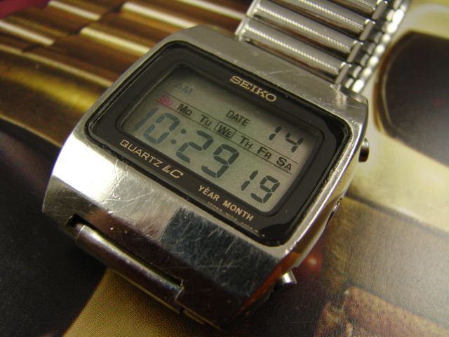 SEIKO QUARTZ LC DIGITAL CALENDAR MENS WATCH VINTAGE 1970s STEEL CASE 