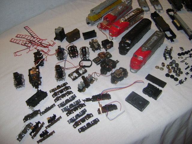 Vintage HO Scale Train Engines Lot Parts Pieces Repair Santa Fe 