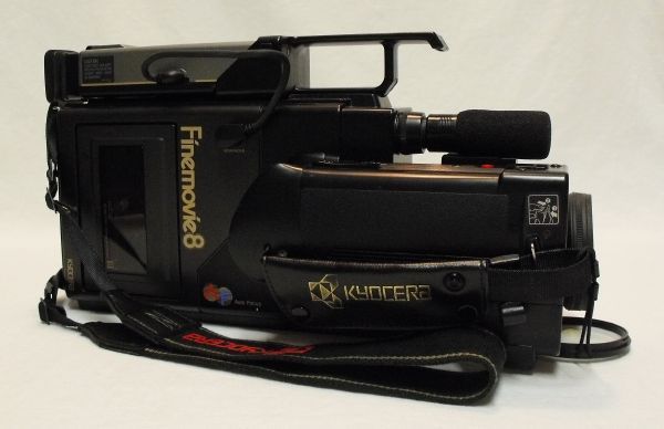   Kyocera KD 200 FineMovie8 Video 8 Camcorder 8mm w/Adapter Case Working