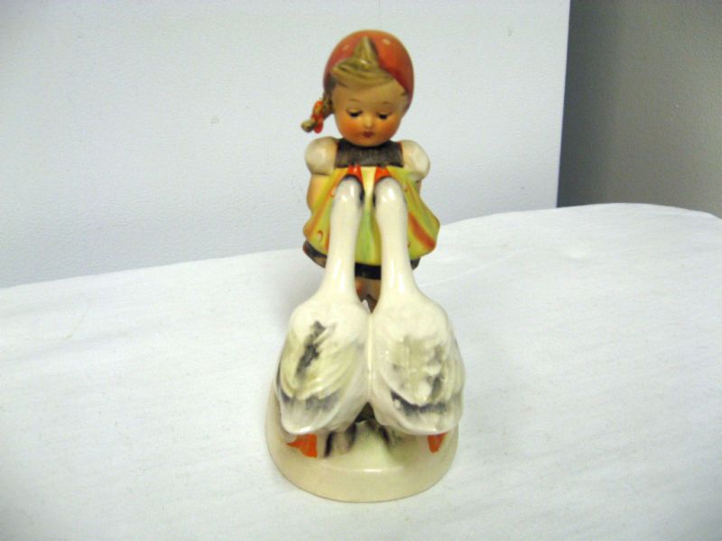 HUMMEL,Goebel Figurine GOOSE GIRL #47/0 CE Mark 3 BEE  