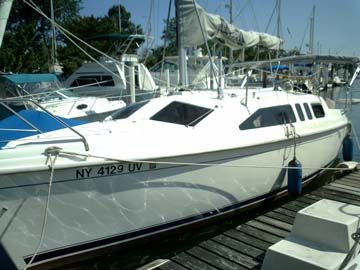 Hunter 270 Sailboat 2001 loa 263 wide 811 beam sail in comfort in 