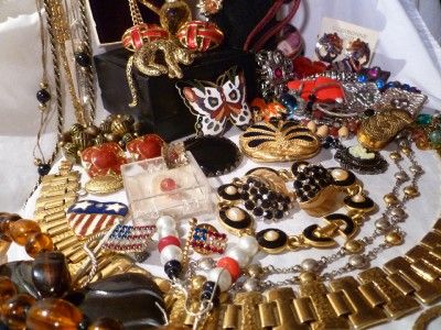 HUGE VINTAGE ESTATE RED GOLD JEWELRY LOT SIGNED TRIFARI ESTEE LAUDER 