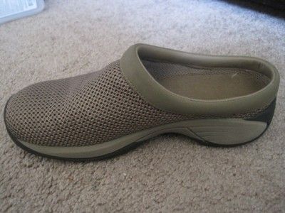 Womens Merrell Encore Breeze 2 slip ons sz 8  