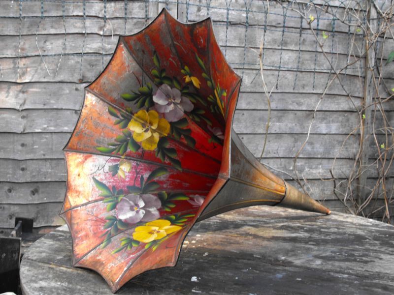 Antique Fine Hand Painted Petalled Edison Phonograph Sound Horn by Tea 