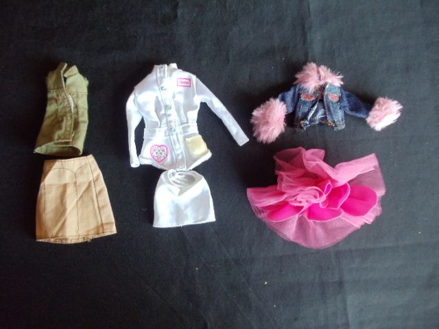 LOT #1 BARBIE, KELLY, BRATZ, 6 PIECES CLOTHING OUTFITS  