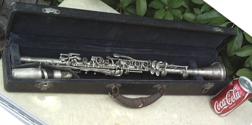 PEDDLER HOOSIER METAL HORN ANTIQUE ELKHART CLARINET ?  