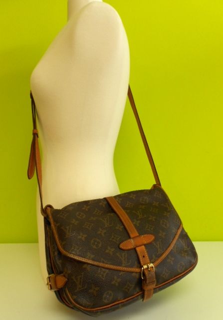 LOUIS VUITTON Monogram Saumur 30 Shoulder Messenger bag LV Cross body 